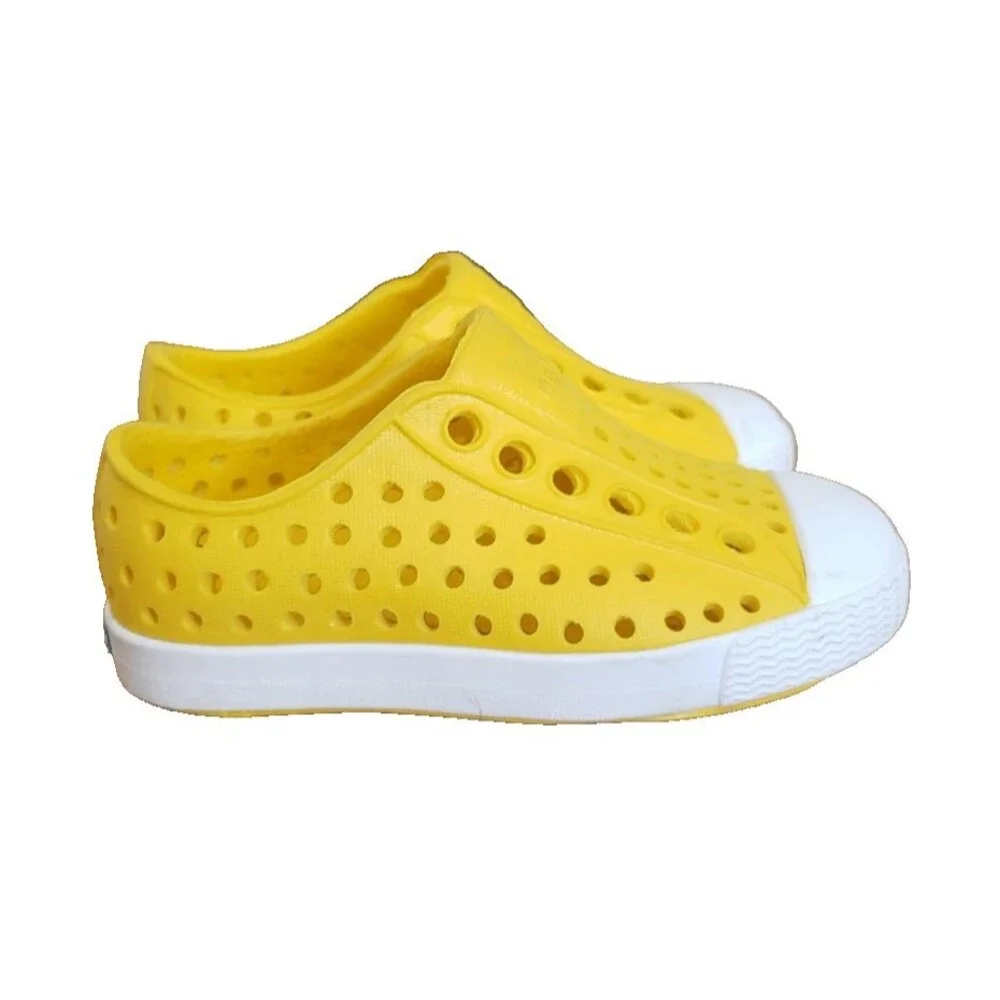 Native Jefferson Toddler Size C4 Yellow Bone Slip-On Water Shoes Unisex